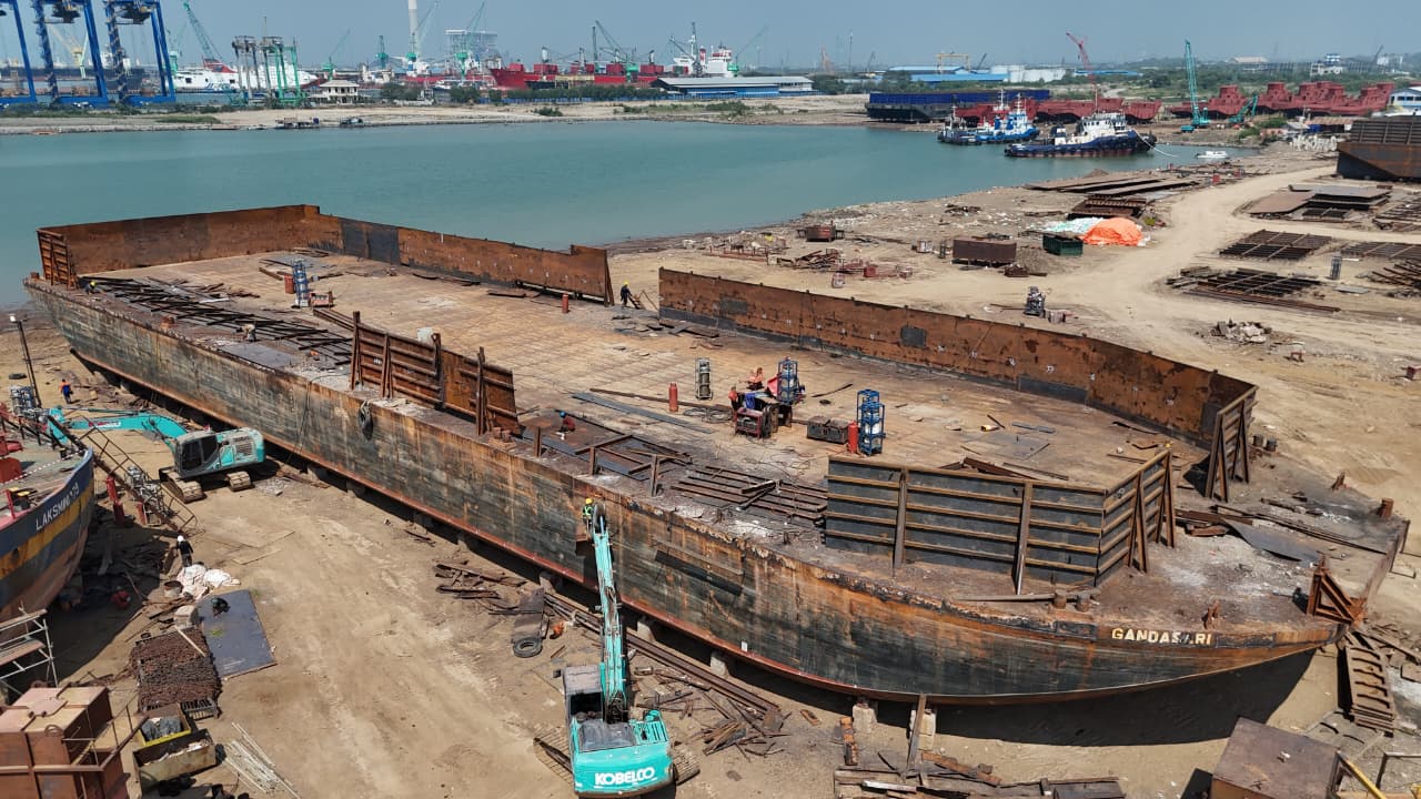 BARGE GANDASARI 22-Before