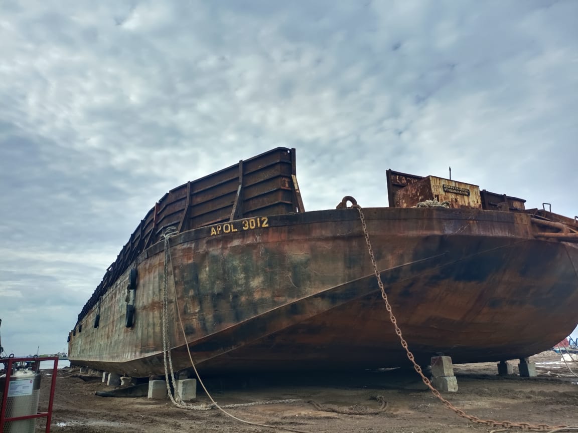 Barge APOL 3012-Before